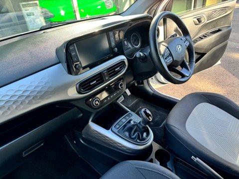 Hyundai i10 MPI PREMIUM 12