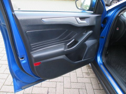 Ford Focus 1.0T EcoBoost Titanium Euro 6 (s/s) 5dr 45