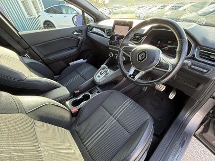 Renault Captur 1.6 E-TECH 9.8kWh E-Tech engineered SUV 5dr Petrol Plug-in Hybrid Auto Euro