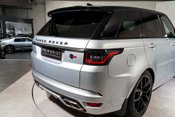 Land Rover Range Rover Sport SVR CARBON EDITION. DEPLOYABLE SIDE STEPS. MATRIX LEDs. CARBON FIBRE ENGINE BAY 45