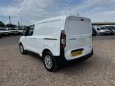Ford Transit Courier Petrol SWB L1H1 Low Roof Limited Air Con Alloys Nav Sensors EURO 6 10