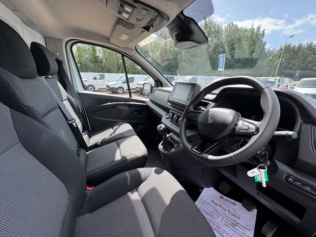 Renault Trafic SWB L1H1 [SOLD MM] Low Roof Advance SL30 Air Con Nav Sensors EURO 6 20