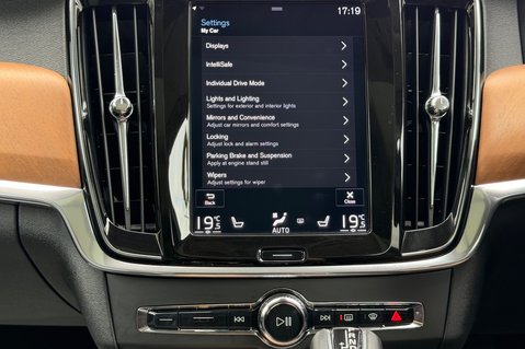 Volvo V90 D5 POWERPULSE INSCRIPTION PRO AWD -PAN ROOF - £6320 OPTIONAL EXTRAS  48