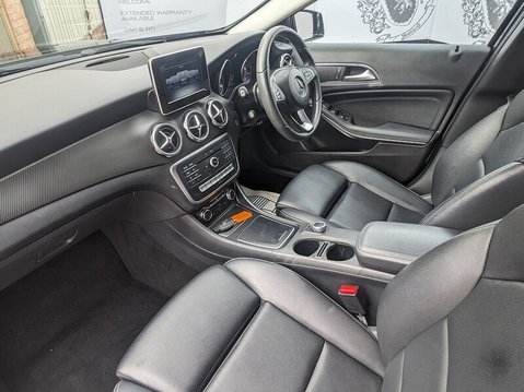 Mercedes-Benz GLA GLA200 SE 14
