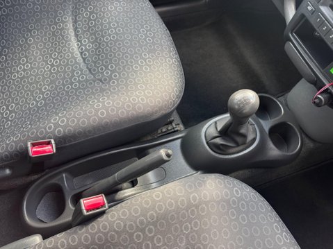 Toyota Yaris 1.0 VVT-i T3 5dr 9