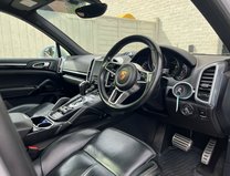 Porsche Cayenne 3.0 TD V6 Platinum Edition SUV 5dr Diesel TiptronicS 4WD Euro 6 (s/s) (262 10