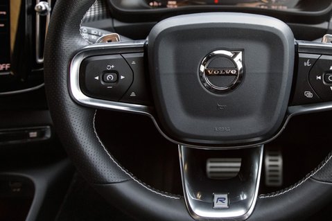 Volvo XC40 T4 R-DESIGN PRO 19