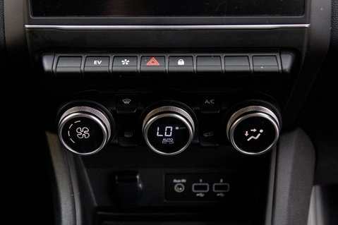 Renault Captur TECHNO E-TECH 36