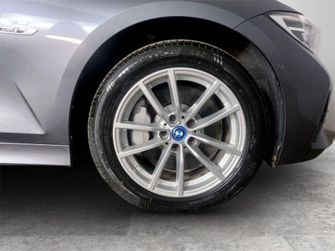 BMW 3 Series 2.0 330e 12kWh SE Pro Touring 5dr Petrol Plug-in Hybrid Auto xDrive Euro 6 10