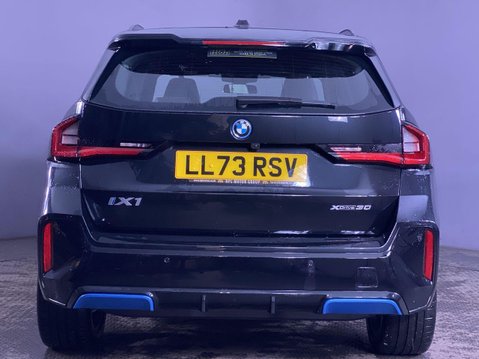 BMW iX1 30 66.5kWh M Sport SUV 5dr Electric Auto xDrive (11kW Charger) (313 ps) 1 O 7