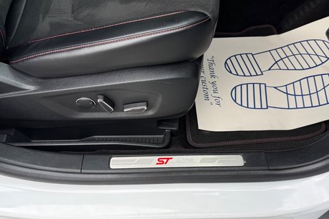 Ford Edge ST-LINE ECOBLUE - PAN ROOF -DRIVERS ASSISTANCE PACKAGE - PANORAMIC ROOF  42