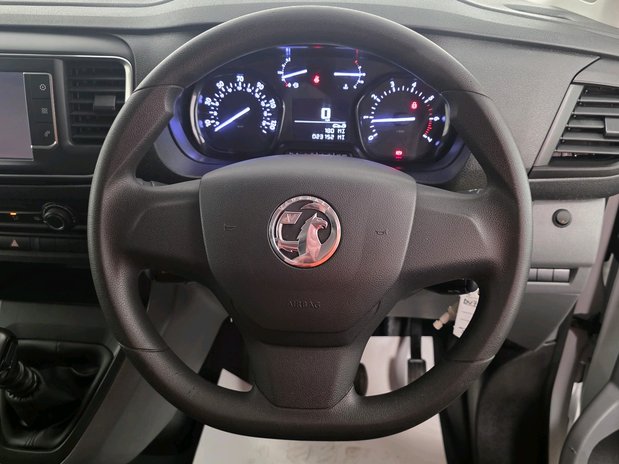 Vauxhall Vivaro Vauxhall Vivaro L2 Diesel 2900 1.5d 100ps Dynamic H1 Van 24