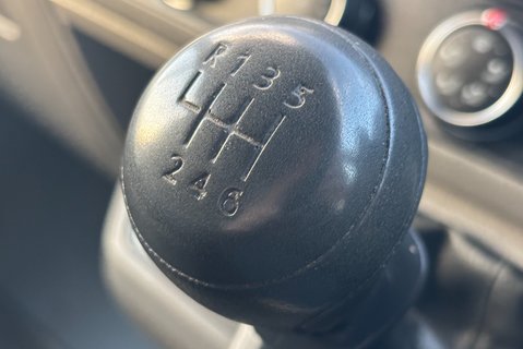 Volkswagen Crafter CR35 140 ps Tdi L2 H2 Trendline Panel Van - No VAT 33