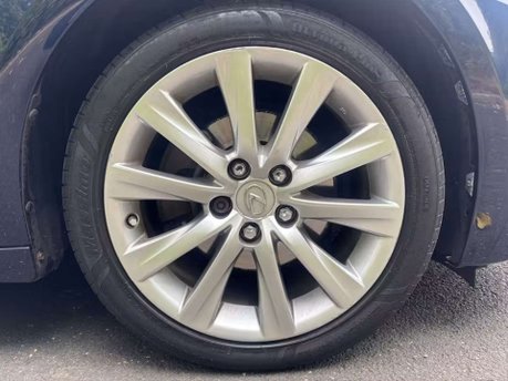 Lexus Is 2.5 300h Executive Edition Saloon 4dr Petrol Hybrid E-CVT Euro 5 (s/s) (223 16