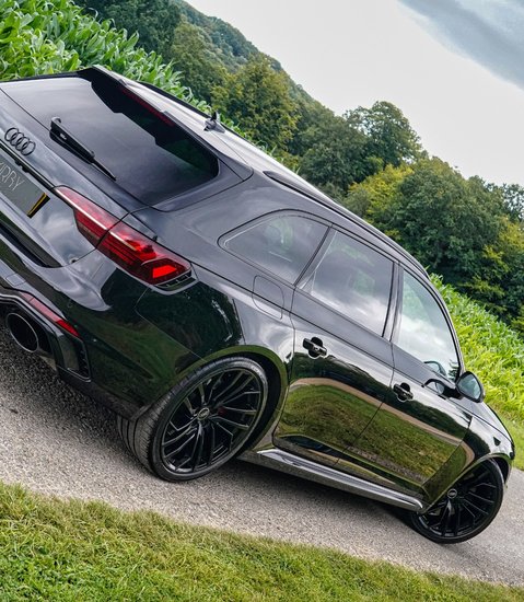 Audi RS4 CARBON BLACK 1