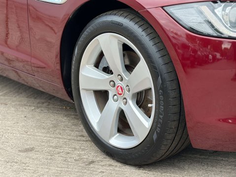 Jaguar XF 2.0 XF Portfolio D AWD Auto 4WD 4dr 8