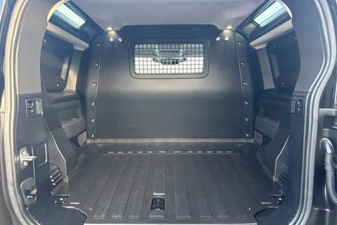 Land Rover Defender 90 D250 Hard Top SE MHEV 11