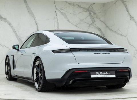 Porsche Taycan Turbo S 3