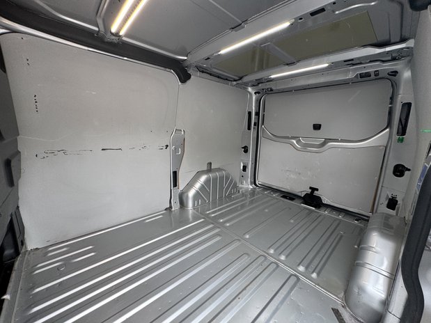 Ford Transit Custom SWB L1H1 Low Roof Limited 280 Air Con Alloys Sensors EURO 6 11