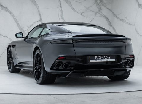 Aston Martin DBS Superleggera 10