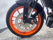 KTM 390 DUKE 2014 FULL HISTORY ONLY 5K VERY CLEAN A2 READY NAKED BIKE 390CC 22
