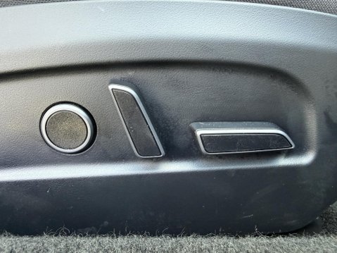 Tesla Model 3 Saloon 4dr Electric Auto RWD (208 ps) 33