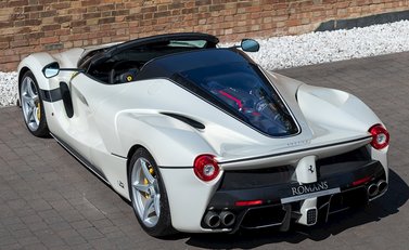 Ferrari LaFerrari Aperta 13