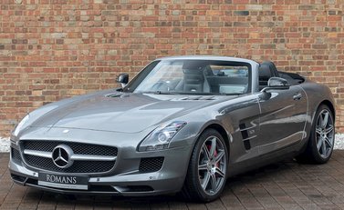 Mercedes-Benz SLS AMG Roadster 6