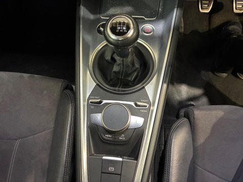 Audi TT 1.8 TFSI S line Euro 6 (s/s) 3dr 29