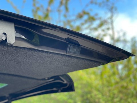 Volkswagen Transporter 2.0 TDI T32 Highline Crew Van DSG FWD SWB Euro 6 (s/s) 5dr 21