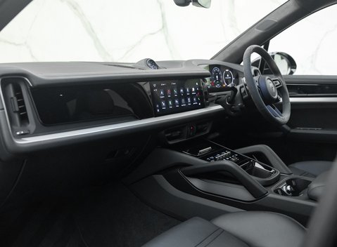 Porsche Cayenne TURBO E-HYBRID 17