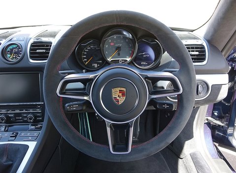 Porsche Cayman GT4 8