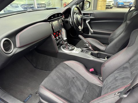 Subaru BRZ SE LUX 19