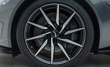 Aston Martin V8 Vantage 23