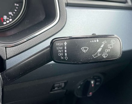 SEAT Arona 1.0 Arona SE Technology TSi Semi-Auto 5dr 49