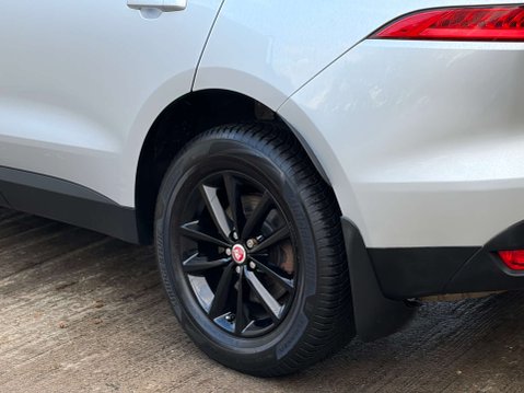 Jaguar F-Pace 2.0 F-PACE Prestige AWD D Auto 4WD 5dr 50
