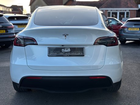Tesla Model Y BASE 6