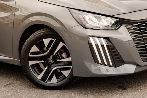 Peugeot 208 PURETECH ALLURE S/S 11
