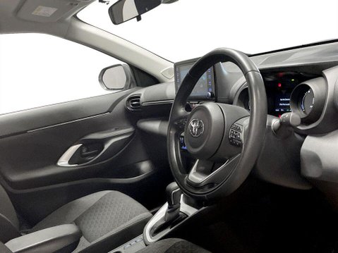 Toyota Yaris Cross 1.5 VVT-h Icon SUV 5dr Petrol Hybrid E-CVT Euro 6 (s/s) (116 ps) 12