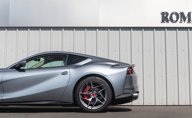 Ferrari 812 Superfast 27