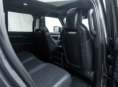 Land Rover Defender OCTA EDITION ONE 25