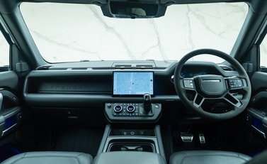Land Rover Defender 110 V8 P525 17