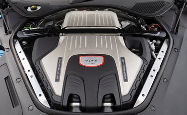 Porsche Panamera Turbo Sport Turismo 30