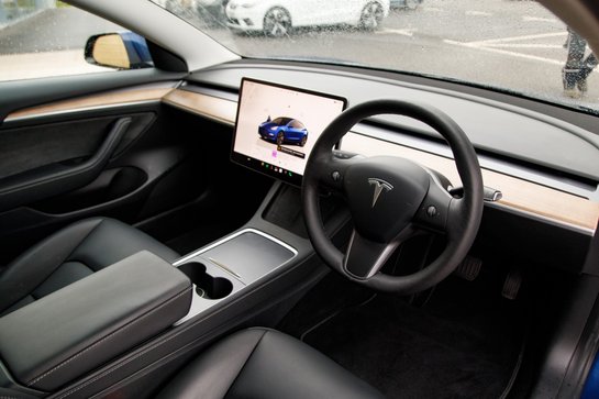 Tesla Model 3 MODEL 3