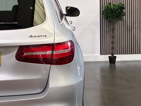 Mercedes-Benz GLC 2.0 GLC250 AMG Line (Premium Plus) G-Tronic+ 4MATIC Euro 6 (s/s) 5dr 50