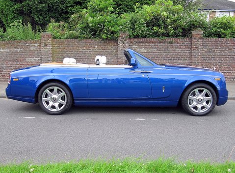 Rolls-Royce Phantom Drophead Coupe 3