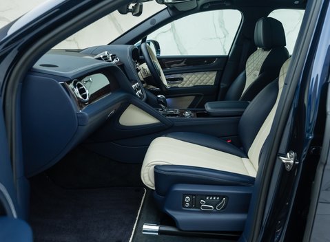 Bentley Bentayga V8 First Edition 21
