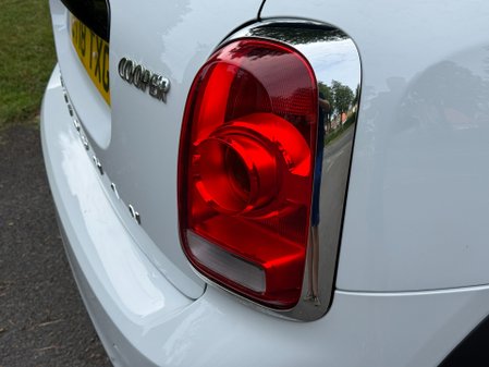 Mini Countryman COOPER 15