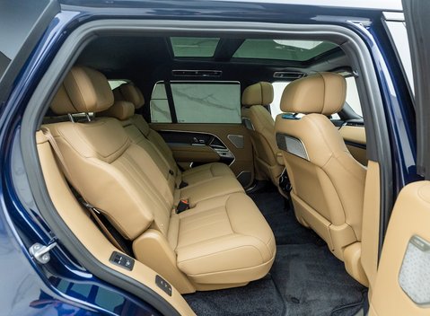 Land Rover Range Rover P530 Autobiography LWB 7 Seater 15