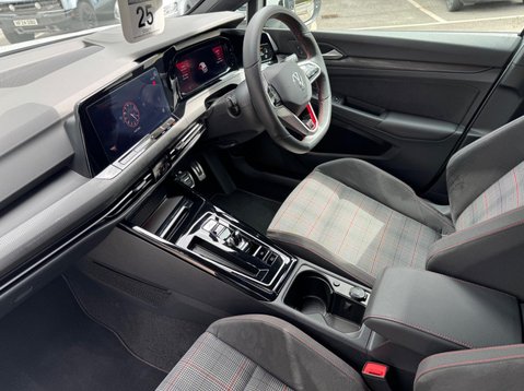 Volkswagen Golf GTI TSI DSG 20